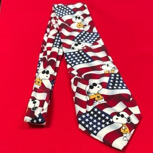 Peanuts Snoopy vintage Red, White, and Cool America flag tie!